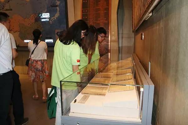 北京东审会计师事务党支部参观复兴之路展览